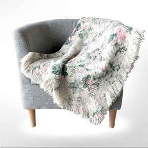 MAKE AN OFFER -VINTAGE Melatasse Floral Fringe Woven Hearts Cotton Throw Blanket
